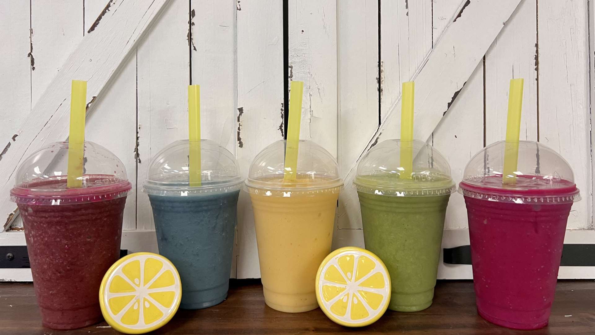 smoothies on a picnic table